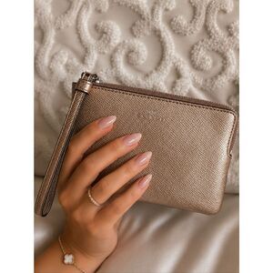 COACH Corner Zip Wristlet Metallic crossgrain leather RARE color- Rose Gold
